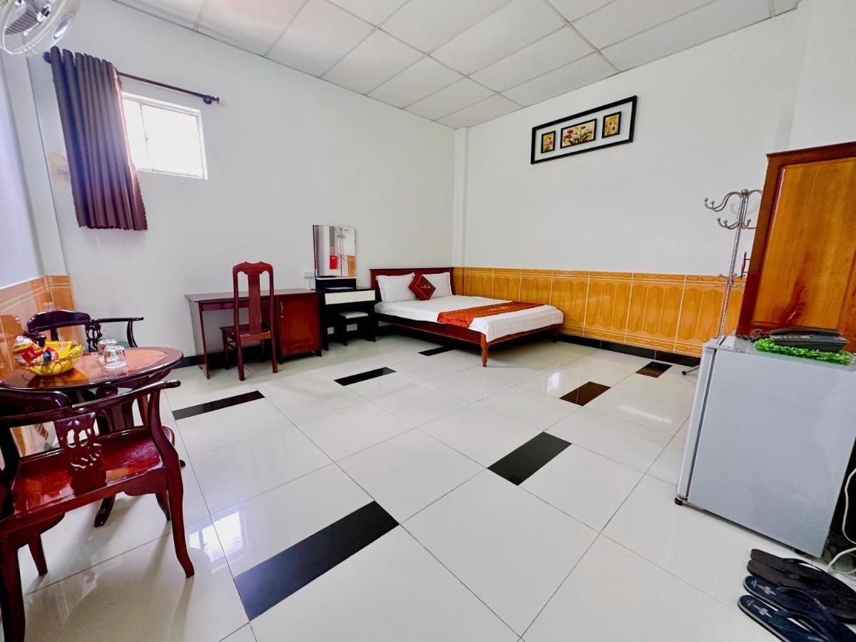 Truc Hoang Ha Hotel Tỉnh Kontum Zewnętrze zdjęcie