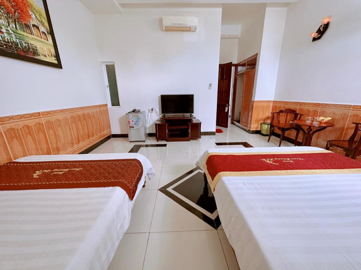Truc Hoang Ha Hotel Tỉnh Kontum Zewnętrze zdjęcie