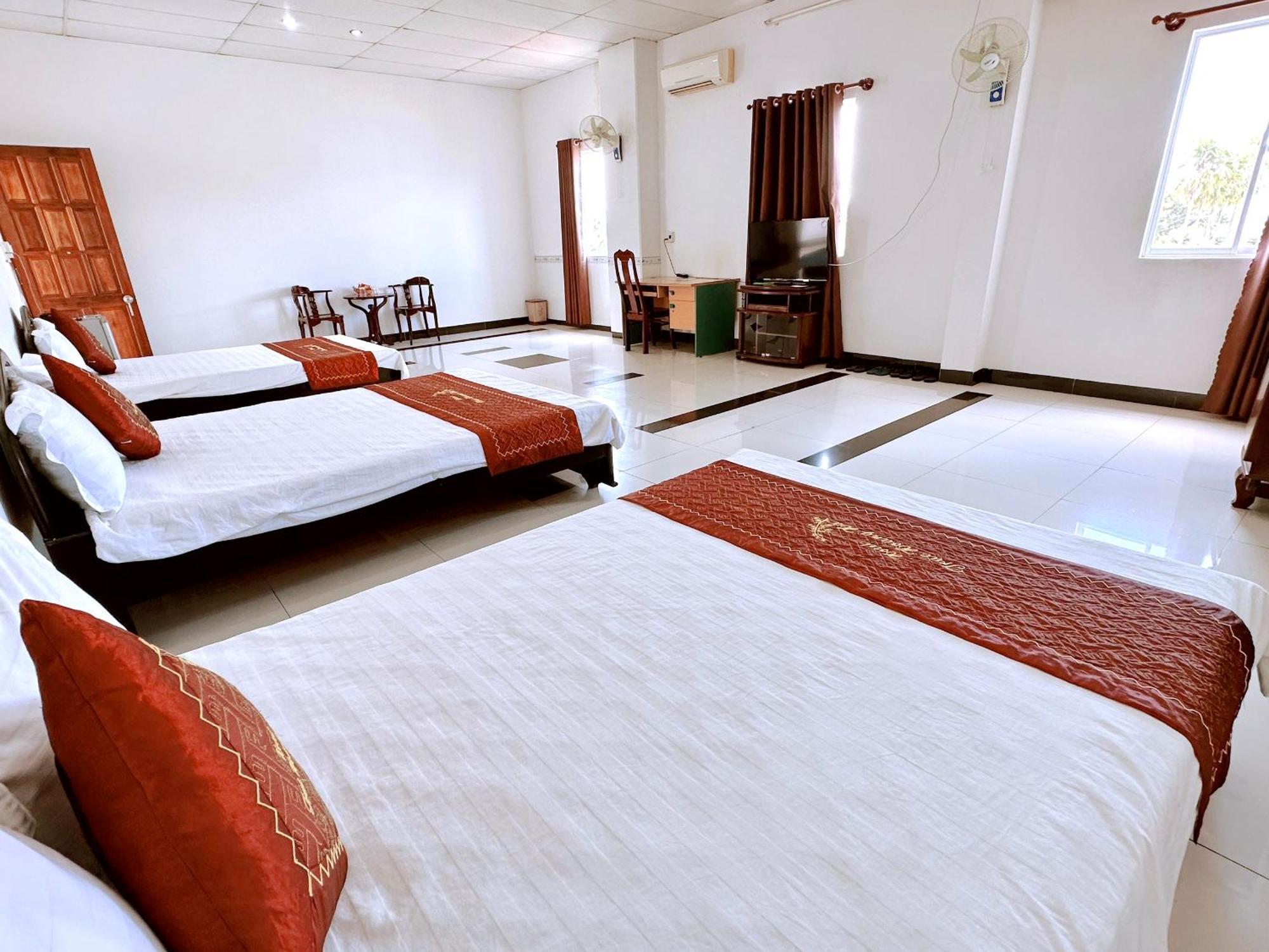 Truc Hoang Ha Hotel Tỉnh Kontum Zewnętrze zdjęcie